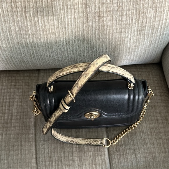 Coach , black, soft leather bag with Marley top and strap - Picture 3 of 15